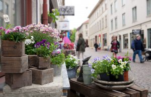 Gatubild, blommor