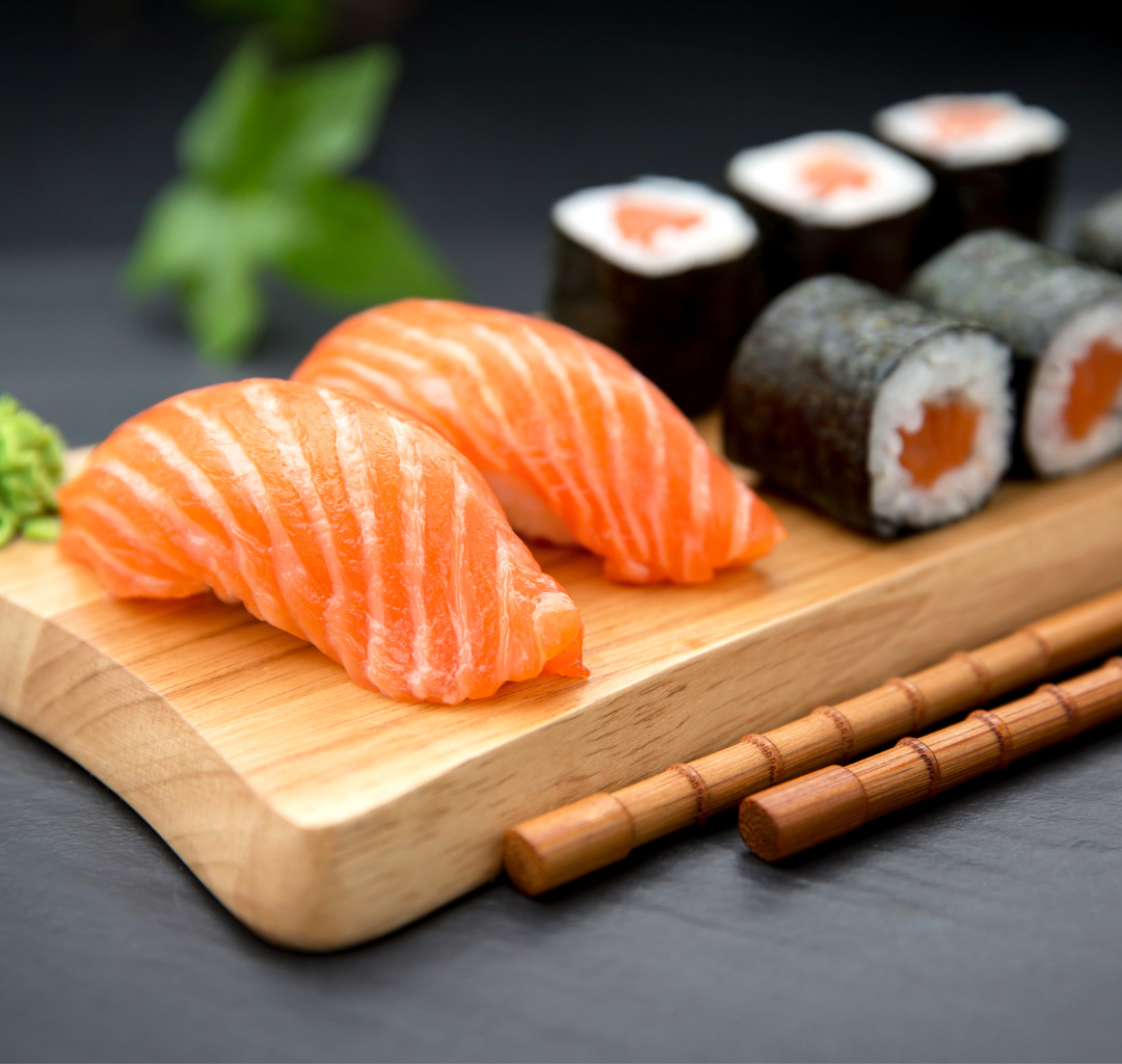 Sushi på tallrik